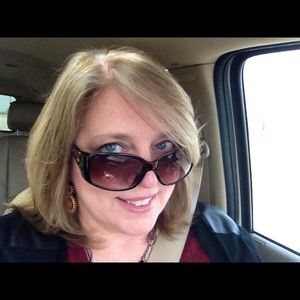 Meet your Posher, Rochelle